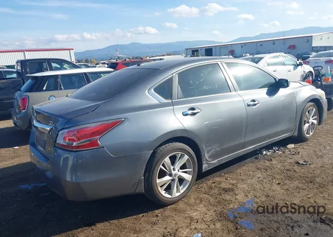 2015 Nissan Altima 2.5 Sv z USA, uszkodzony, nr VIN 1N4AL3AP3FC109140